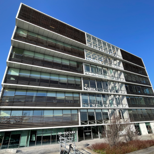 Een foto van het Witteveen+Bos kantoor in Gent.