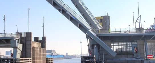 A picture of a bridge that is open.