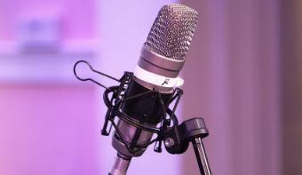 A picture of a microphone.